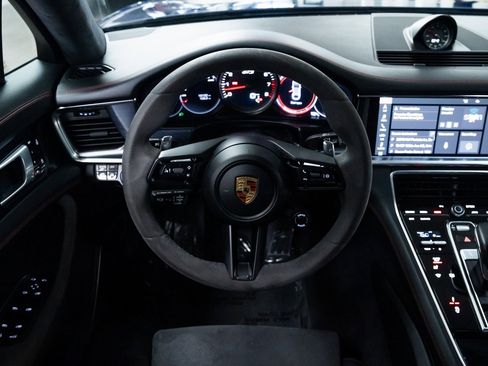 Used 2021 Porsche Panamera GTS image 12