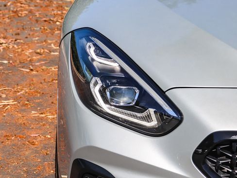 Used 2021 BMW Z4 sDrive30i w/ M Sport Package RWD image 4