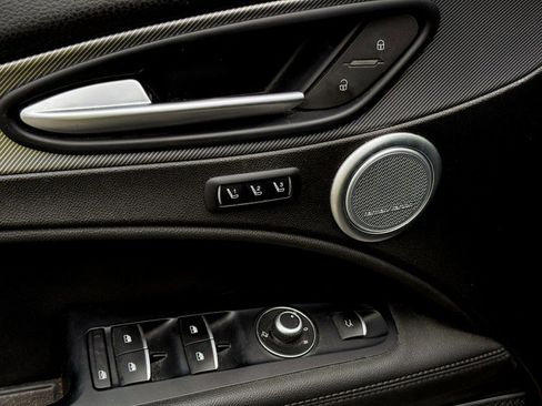 Used 2020 Alfa Romeo Stelvio Ti Sport w/ Quick Order Package 22S Sport image 13