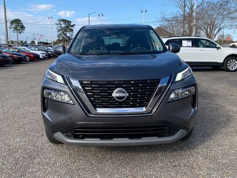 Used 2023 Nissan Rogue SV image 3