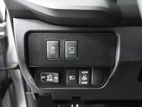 Used 2022 Toyota Tacoma TRD Off-Road w/ TRD Premium Off Road Package AWD/4WD image 23