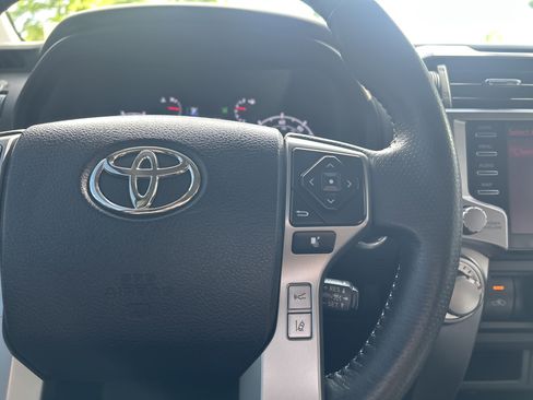 Used 2022 Toyota 4Runner SR5 RWD image 21