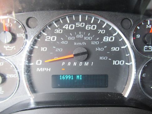 Used 2025 GMC Savana 2500 w/ Driver Convenience Package RWD image 29