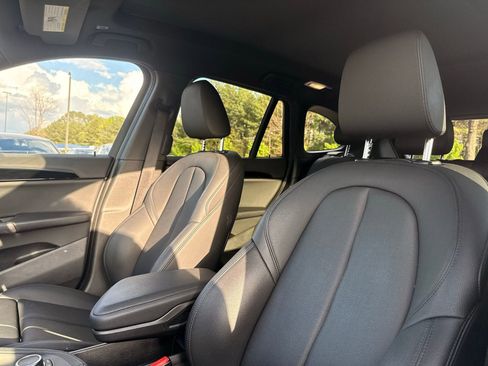 Used 2019 BMW X1 xDrive28i w/ Convenience Package AWD/4WD image 16