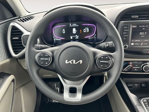 Used 2025 Kia Soul S FWD image 15