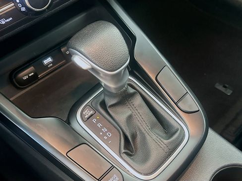 Used 2025 Kia Soul LX w/ LX Technology Package FWD image 24