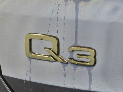 Used 2024 Audi Q3 2.0T Premium Plus image 31