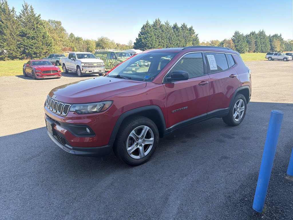 Used 2023 Jeep Compass Latitude w/ Convenience Group AWD/4WD image 6