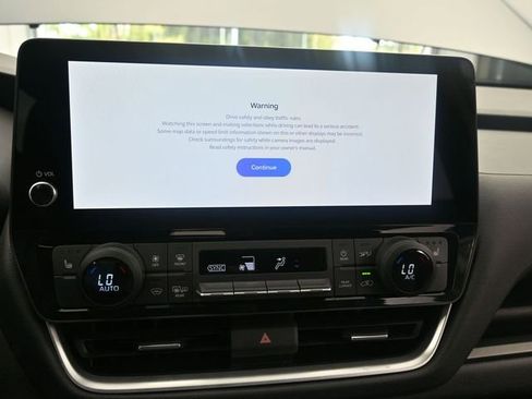Used 2025 Toyota Grand Highlander AWD image 12