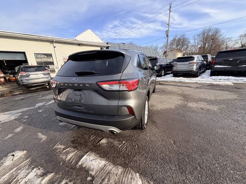 Used 2022 Ford Escape SE image 25