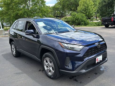 Used 2024 Toyota RAV4 XLE FWD image 7