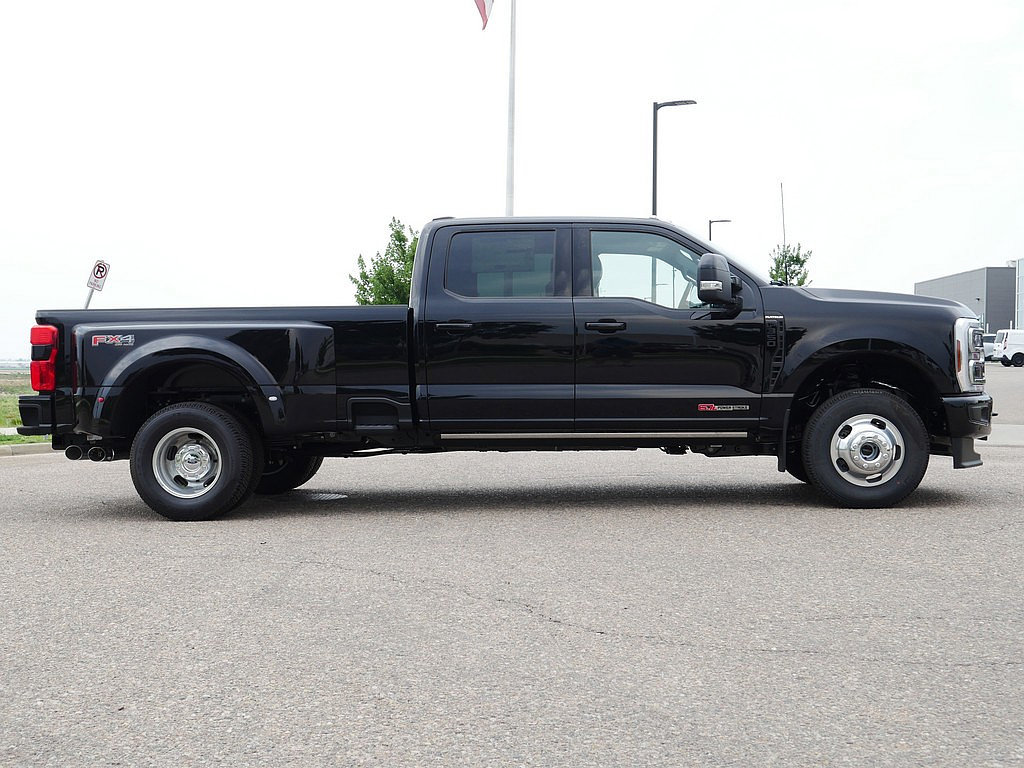 Used 2026 Ford F350 Platinum AWD/4WD image 7