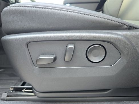 New 2025 GMC Sierra 2500 SLT w/ SLT Premium Package image 19