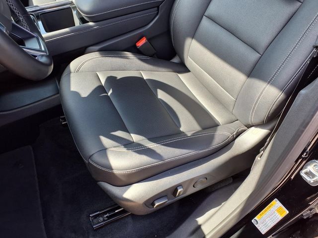 Used 2025 Chevrolet Traverse LT AWD/4WD image 65