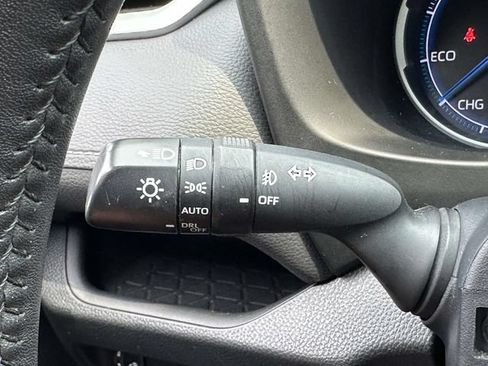 Used 2023 Toyota RAV4 XLE Premium AWD/4WD image 38