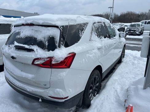 Used 2020 Chevrolet Equinox LT w/ Driver Convenience Package image 2