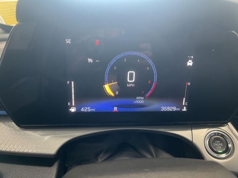 Used 2025 Chevrolet Trax LT FWD image 10