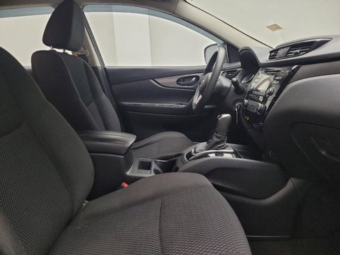 Used 2018 Nissan Rogue Sport S image 21