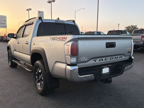 Used 2022 Toyota Tacoma 4x4 Double Cab image 8
