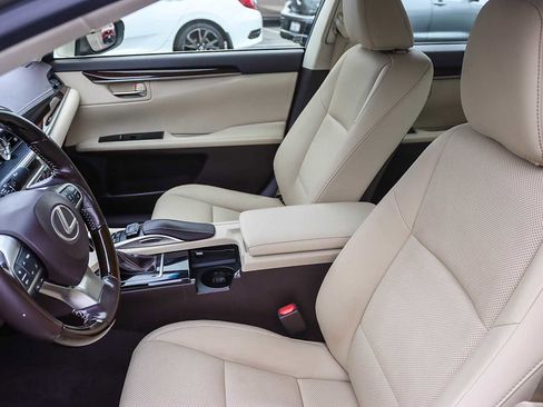 Used 2016 Lexus ES 300h image 17