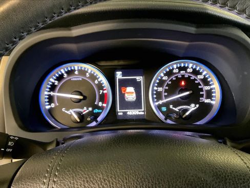 Used 2019 Toyota Highlander XLE FWD image 24