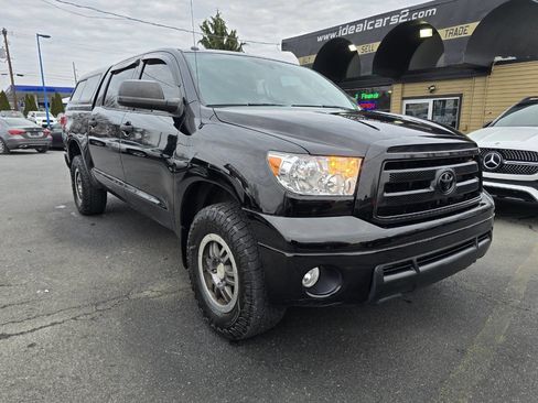Used 2013 Toyota Tundra Grade 4x4 4dr CrewMax Cab Pick image 39