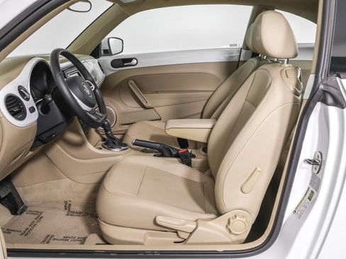 Used 2015 Volkswagen Beetle 1.8T FWD image 7