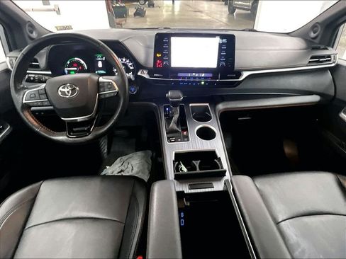 Used 2021 Toyota Sienna XSE w/ XSE Plus Package AWD/4WD image 22