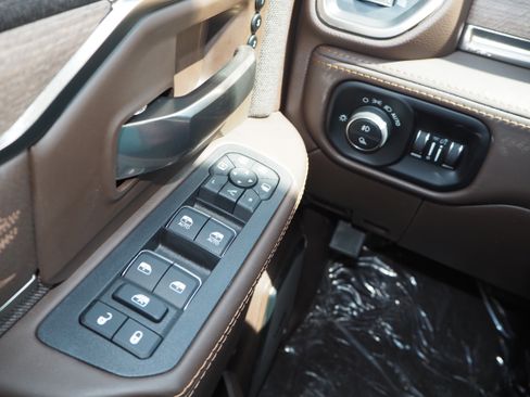 New 2025 RAM 2500 Limited image 35