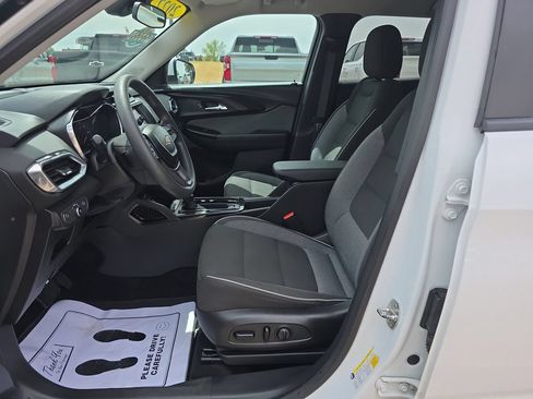 Used 2022 Chevrolet TrailBlazer LT AWD/4WD image 9