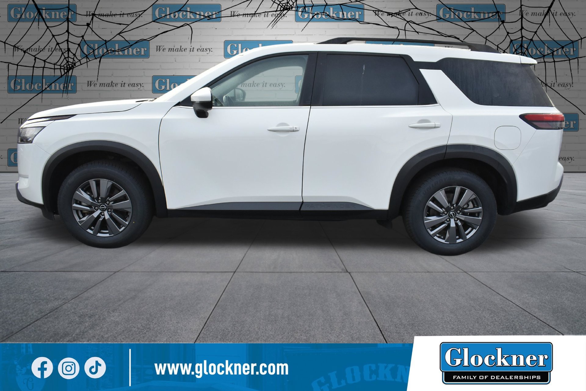 Used 2025 Nissan Pathfinder SV AWD/4WD image 9