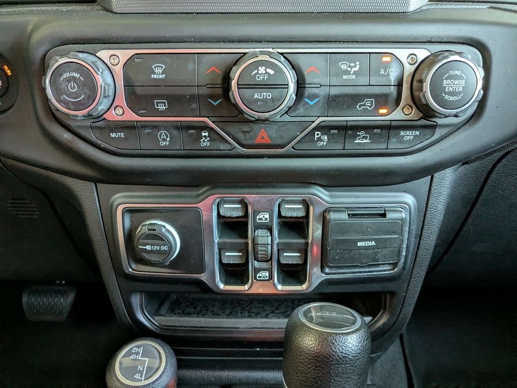 Used 2020 Jeep Gladiator Sport w/ Quick Order Package 24S AWD/4WD image 3