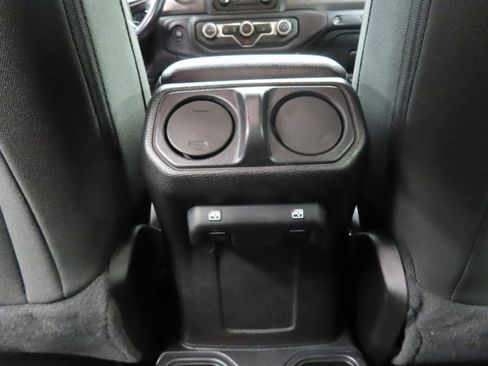 Used 2020 Jeep Wrangler Unlimited Willys image 11