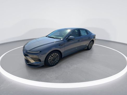 New 2026 Hyundai Sonata Limited FWD image 4