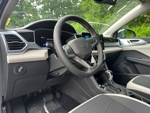 New 2026 Volkswagen Taos SE AWD/4WD image 11