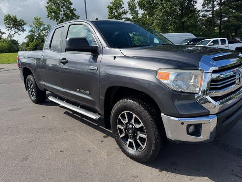 Used 2017 Toyota Tundra SR5 AWD/4WD image 12