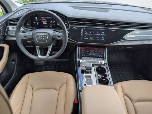 Used 2025 Audi Q7 3.0T Premium Plus image 11