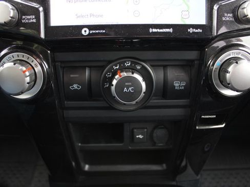 Used 2022 Toyota 4Runner TRD Off-Road Premium image 21