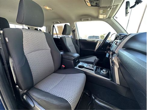 Used 2017 Toyota 4Runner SR5 w/ Convenience Package image 15