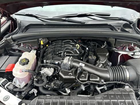 Used 2024 Jeep Grand Cherokee Limited image 12