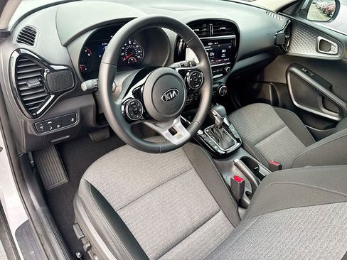 Used 2021 Kia Soul EX image 10