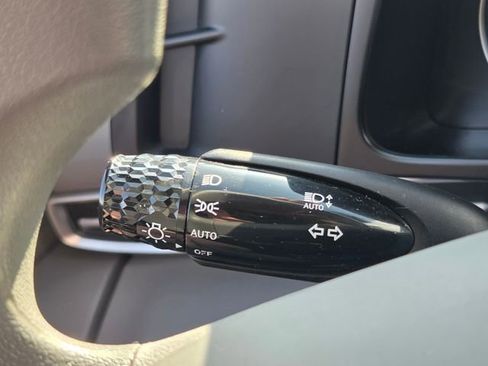 Used 2023 Hyundai Elantra SEL w/ Preferred Accessory Package image 29