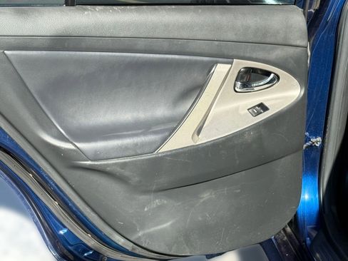 Used 2011 Toyota Camry SE image 25