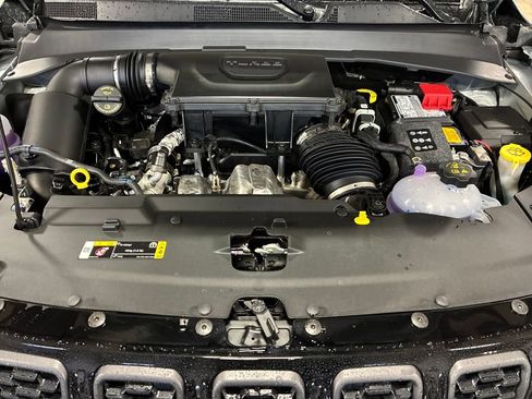 New 2025 Jeep Compass Latitude w/ Sun & Sound Group image 21