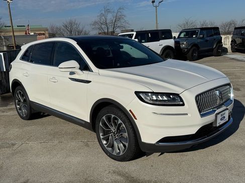 Used 2022 Lincoln Nautilus Reserve w/ Luxury Package image 6