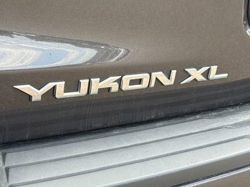 Certified 2016 GMC Yukon XL SLT w/ Open Road Package image 7