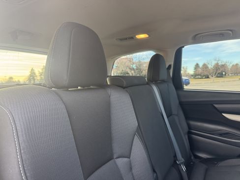 Used 2022 Subaru Ascent Premium w/ Convenience Package image 18