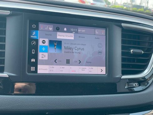 Used 2023 Chrysler Voyager LX FWD image 18
