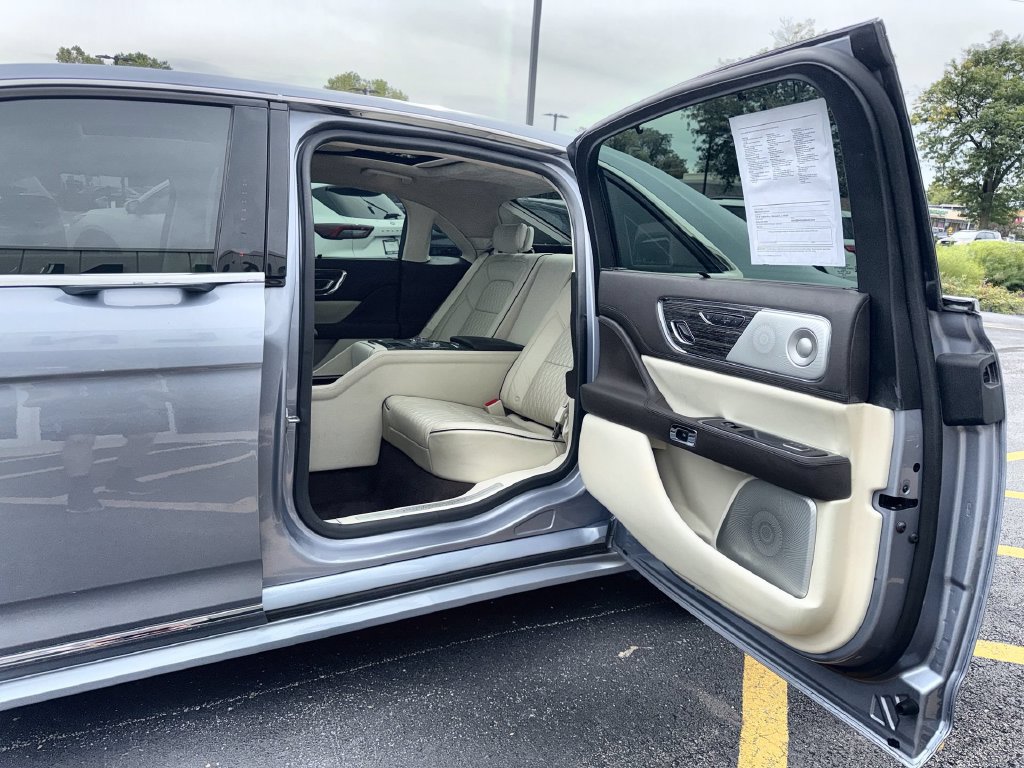 Certified 2019 Lincoln Continental Black Label w/ Rear Seat Package AWD/4WD image 27