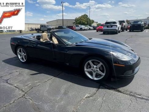 Used 2005 Chevrolet Corvette Convertible w/ Preferred Equipment Group RWD image 2